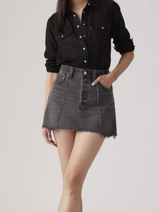 Levi's Dresses & Skirts - 💐NWT💐Levi’s RECRAFTED ICON SKIRT Black -  size  27